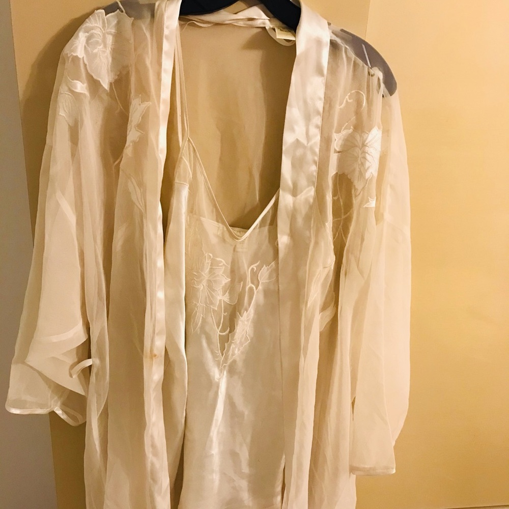 2 pieces sleepwear size large